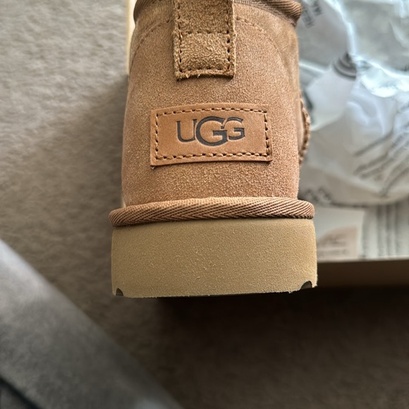 UGG classic ultra mini - Picture 4 of 4